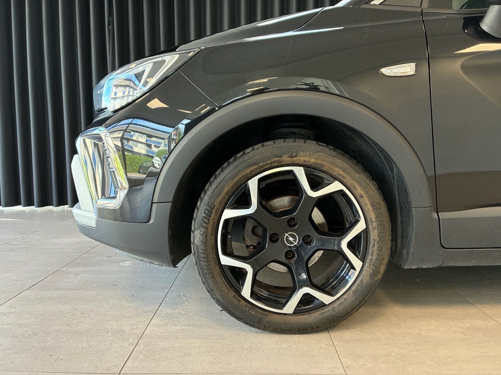Sort Opel Crossland fra 2021