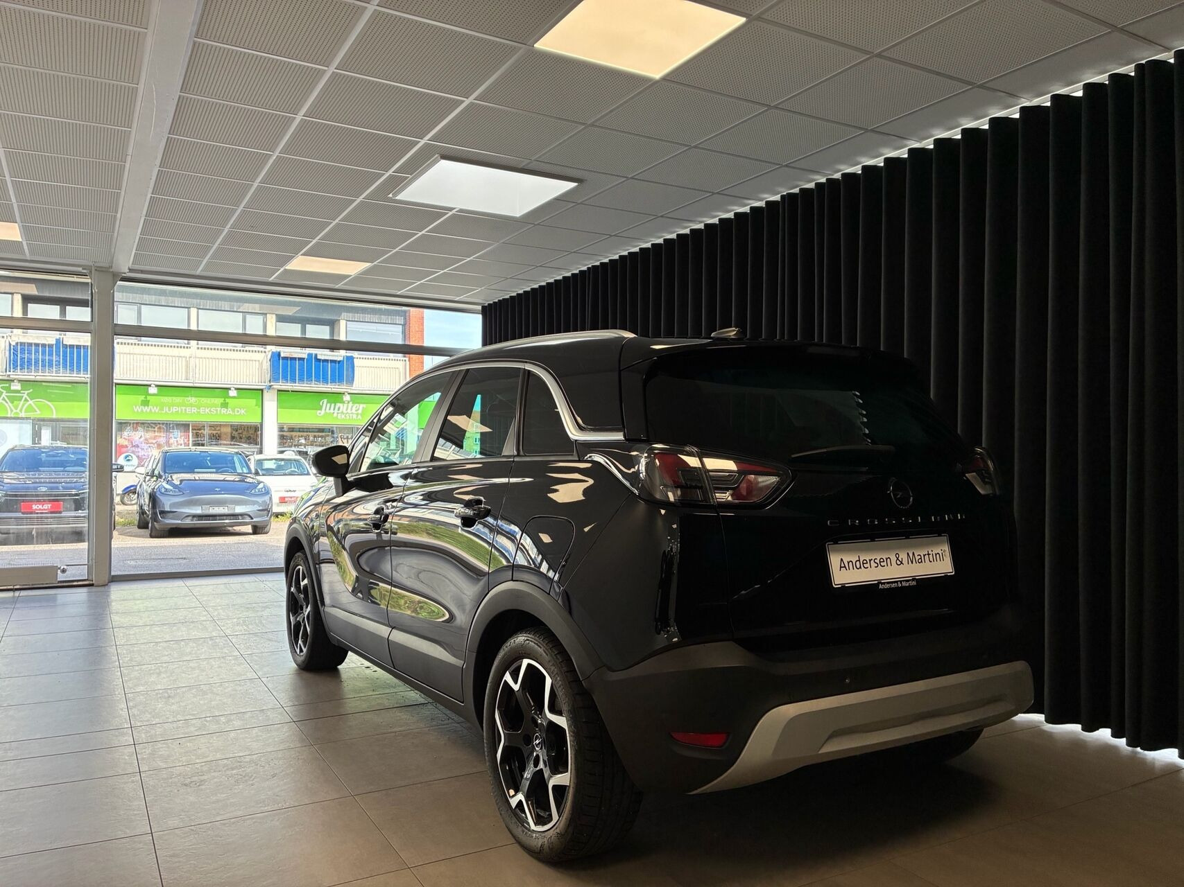 Sort Opel Crossland fra 2021