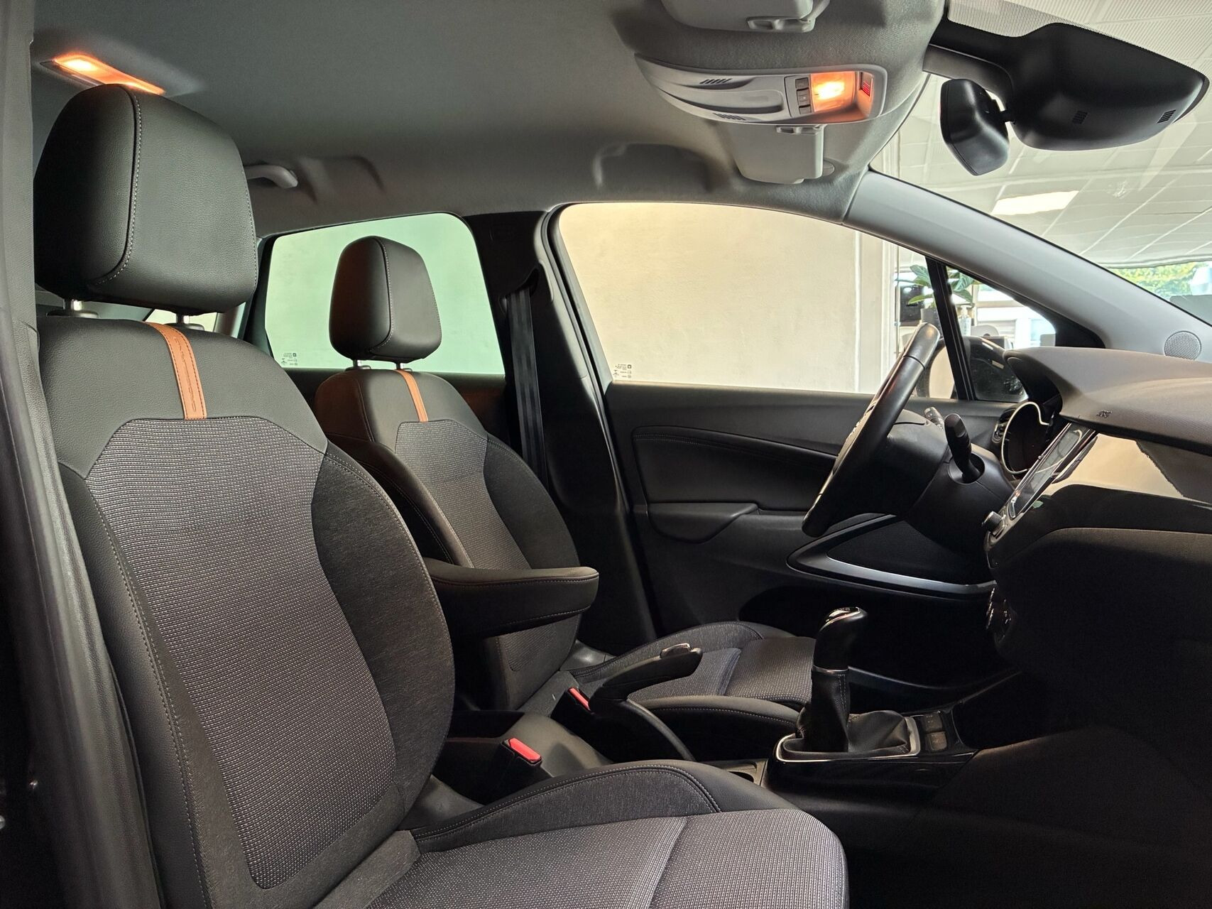 Sort Opel Crossland fra 2021