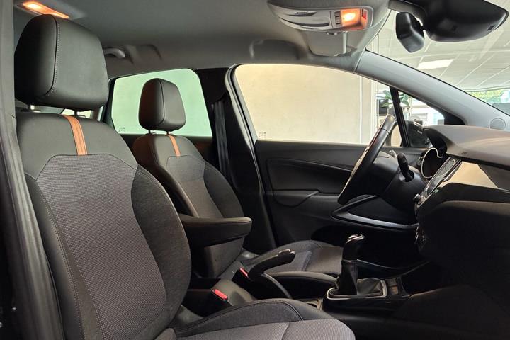 Sort Opel Crossland fra 2021