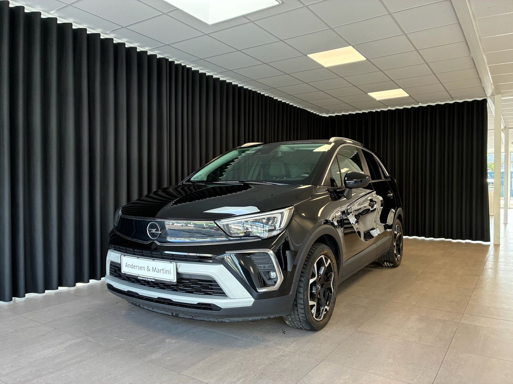 Sort Opel Crossland fra 2021