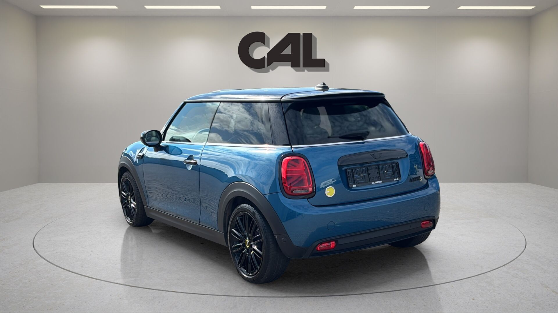 Blå Mini Cooper fra 2022