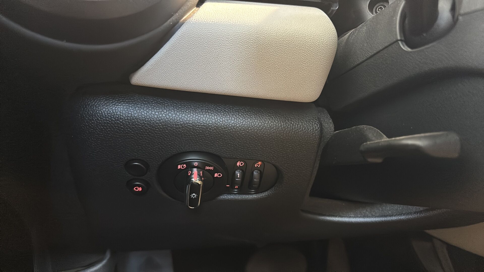 Blå Mini Cooper fra 2022