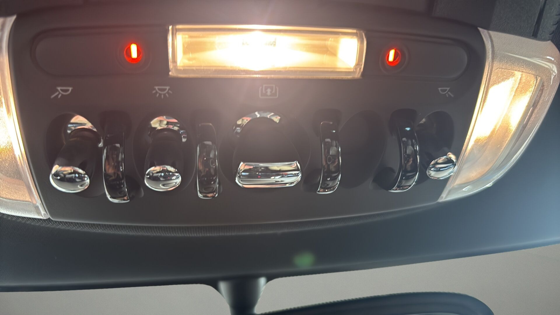 Blå Mini Cooper fra 2022