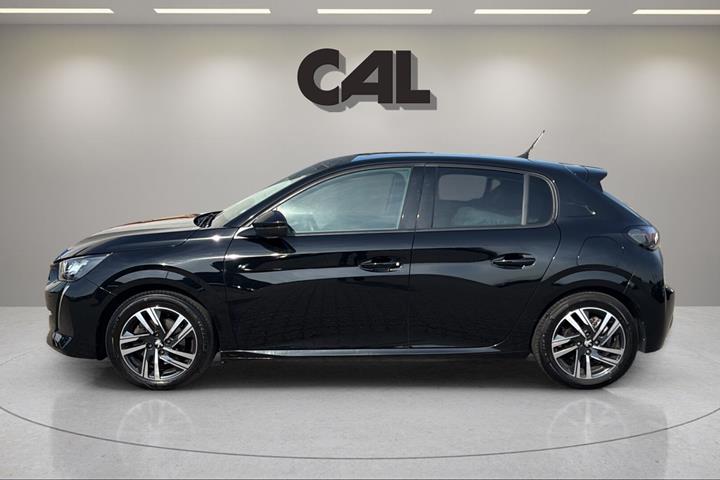 Sort Peugeot 208 fra 2023