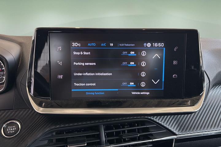 Sort Peugeot 208 fra 2023