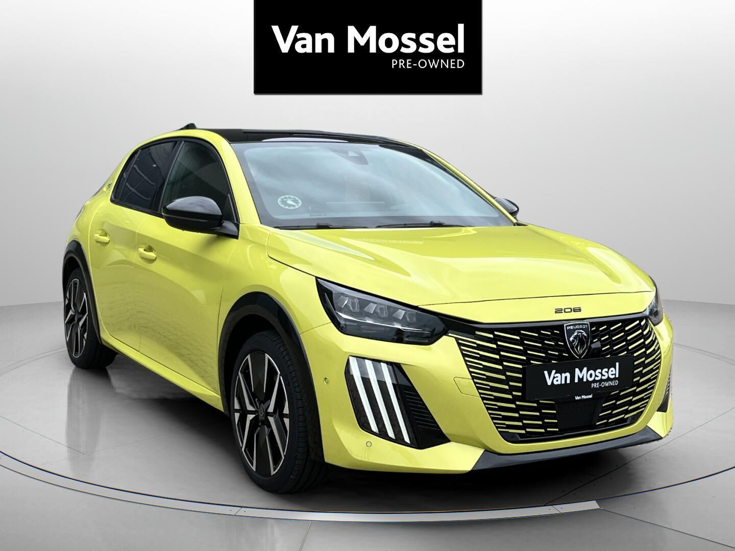 Grøn Peugeot e-208 fra 2025