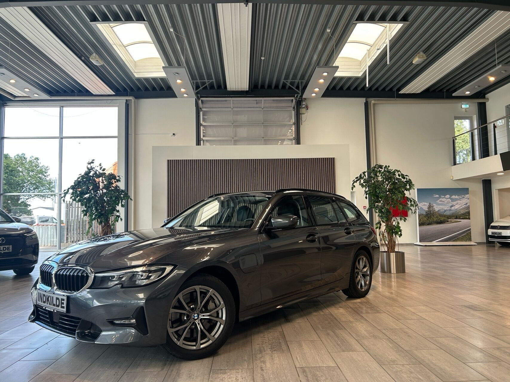 BMW 330e 2,0 Touring Plugin-hybrid Sport Line Steptronic 292HK Stc 8g Aut.