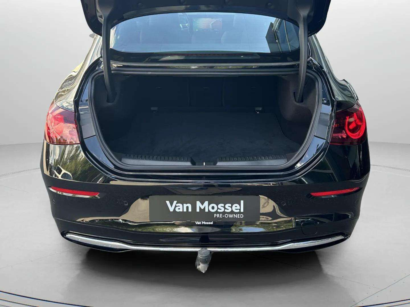 Sort Mercedes CLA250+ fra 2025