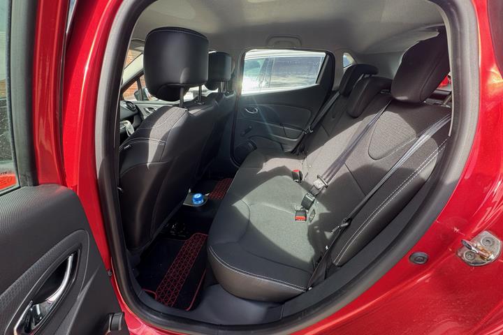 Rød Renault Ny Clio fra 2014