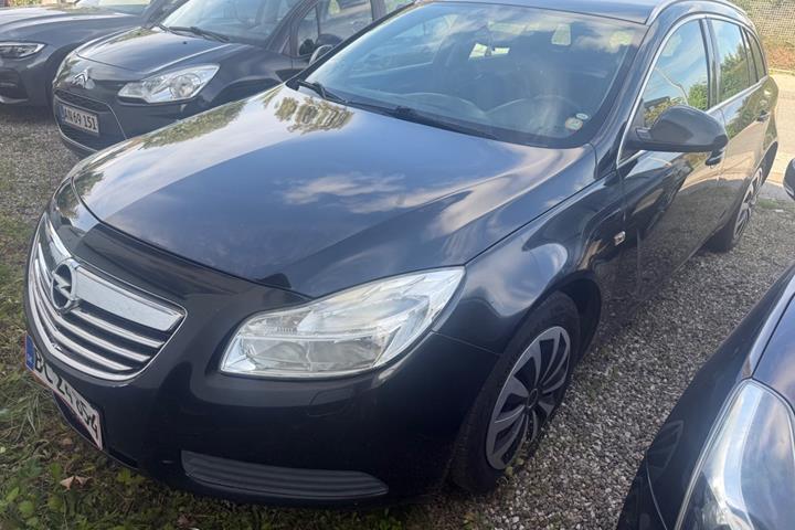 Sort Opel Insignia fra 2010