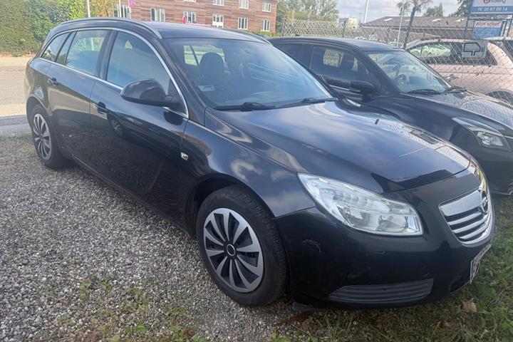 Sort Opel Insignia fra 2010