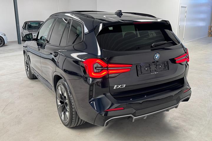 Sort BMW iX3 fra 2024