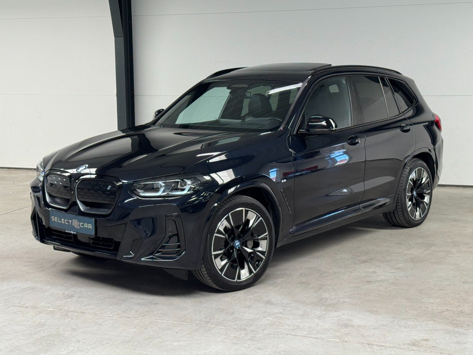 Sort BMW iX3 fra 2024