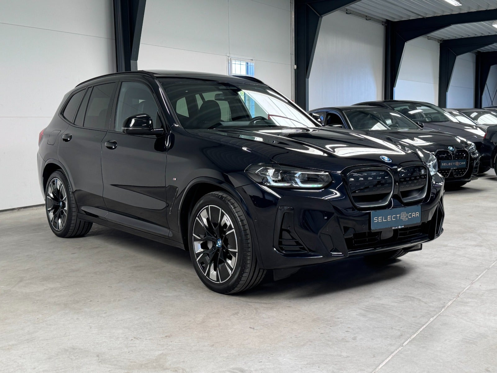 Sort BMW iX3 fra 2024