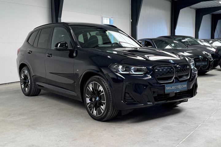 Sort BMW iX3 fra 2024