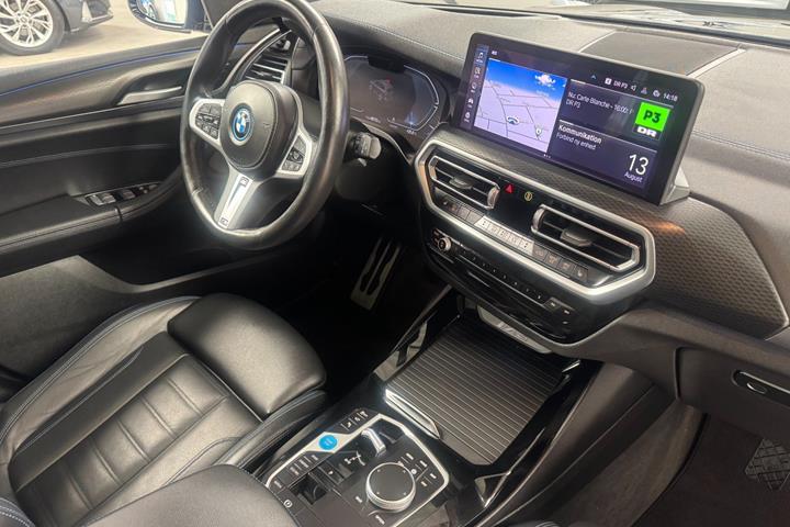 Sort BMW iX3 fra 2024