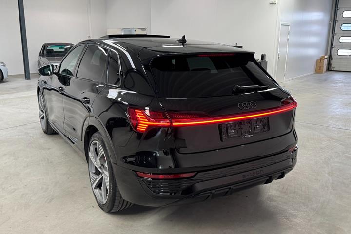 Sort Audi Q8 e-tron fra 2023