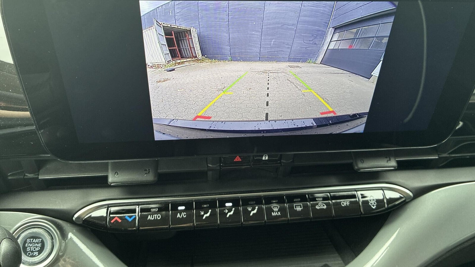 Hvid Fiat 500e fra 2023