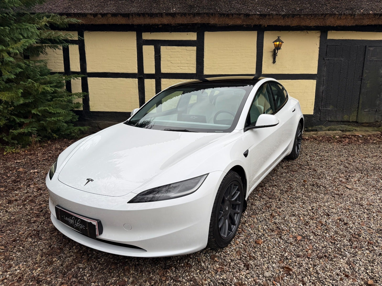 Tesla Model 3 RWD