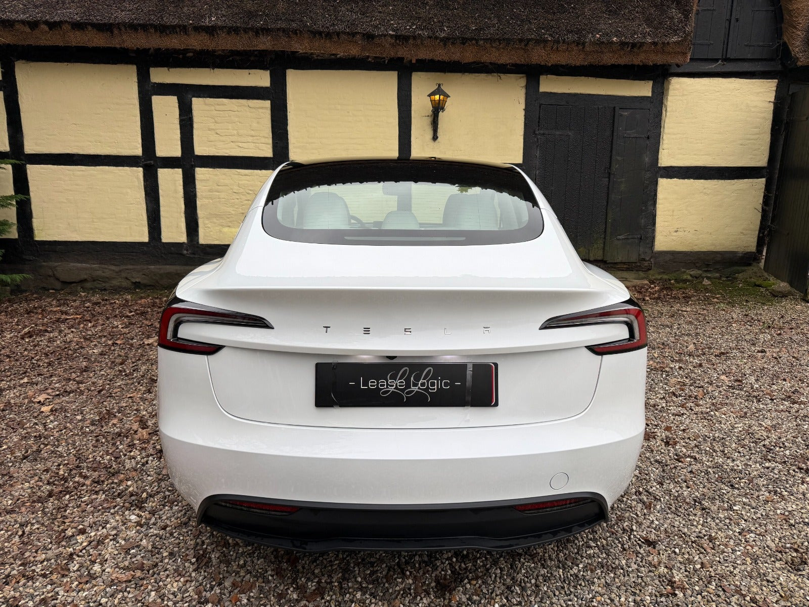 Tesla Model 3 Standard Range, 283ps, 2024
