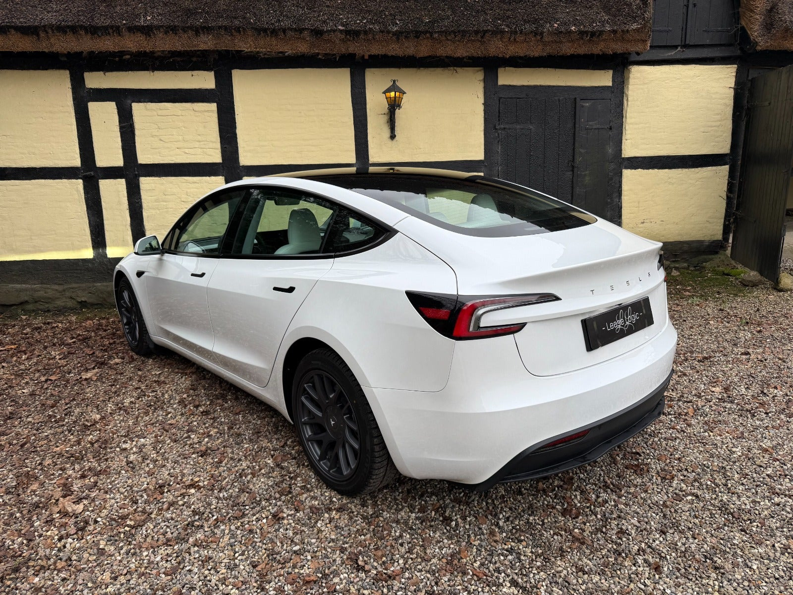 Tesla Model 3 Standard Range, 283ps, 2024