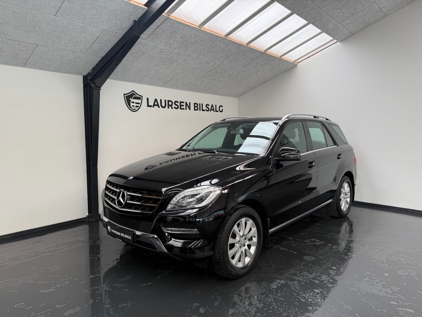 Sort Mercedes ML350 fra 2015