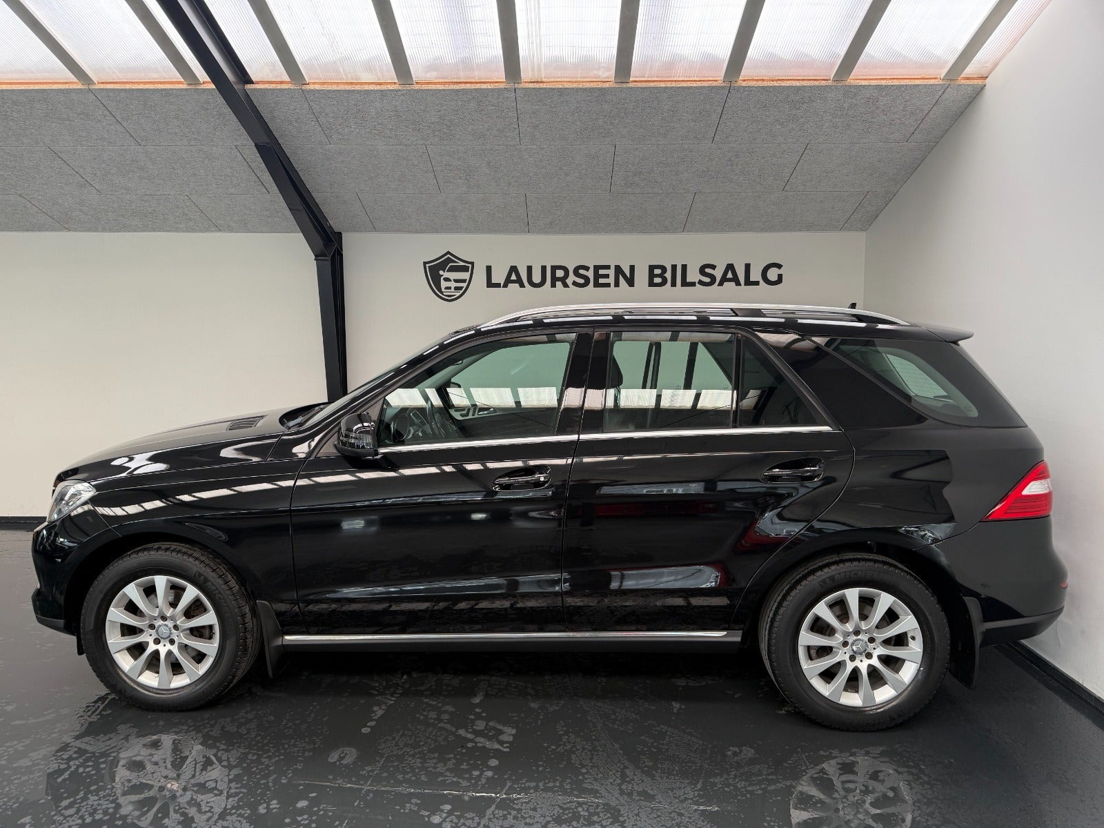 Sort Mercedes ML350 fra 2015