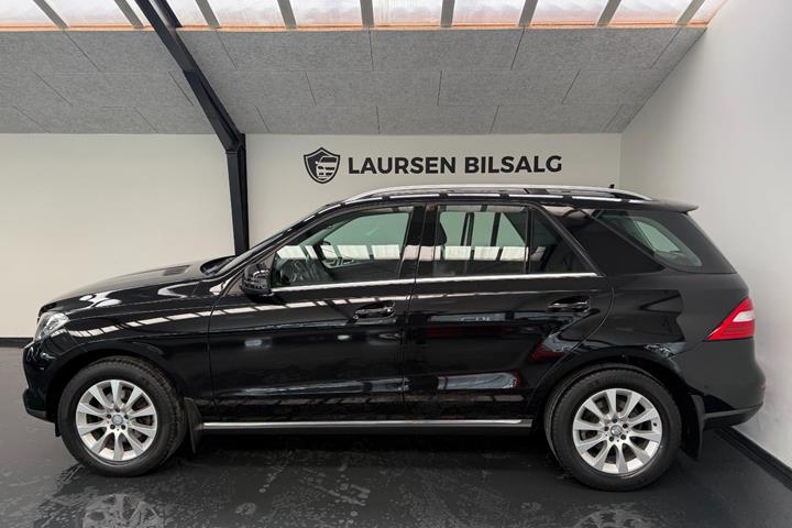Sort Mercedes ML350 fra 2015
