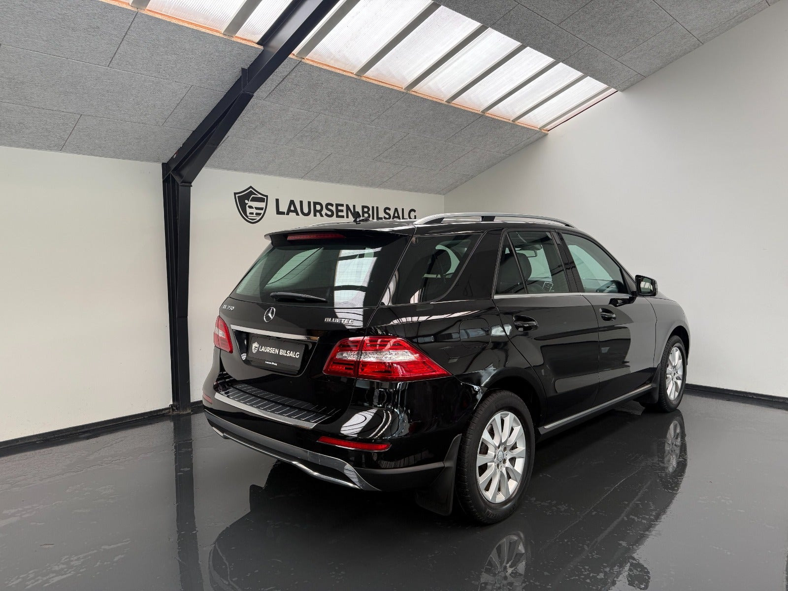 Sort Mercedes ML350 fra 2015