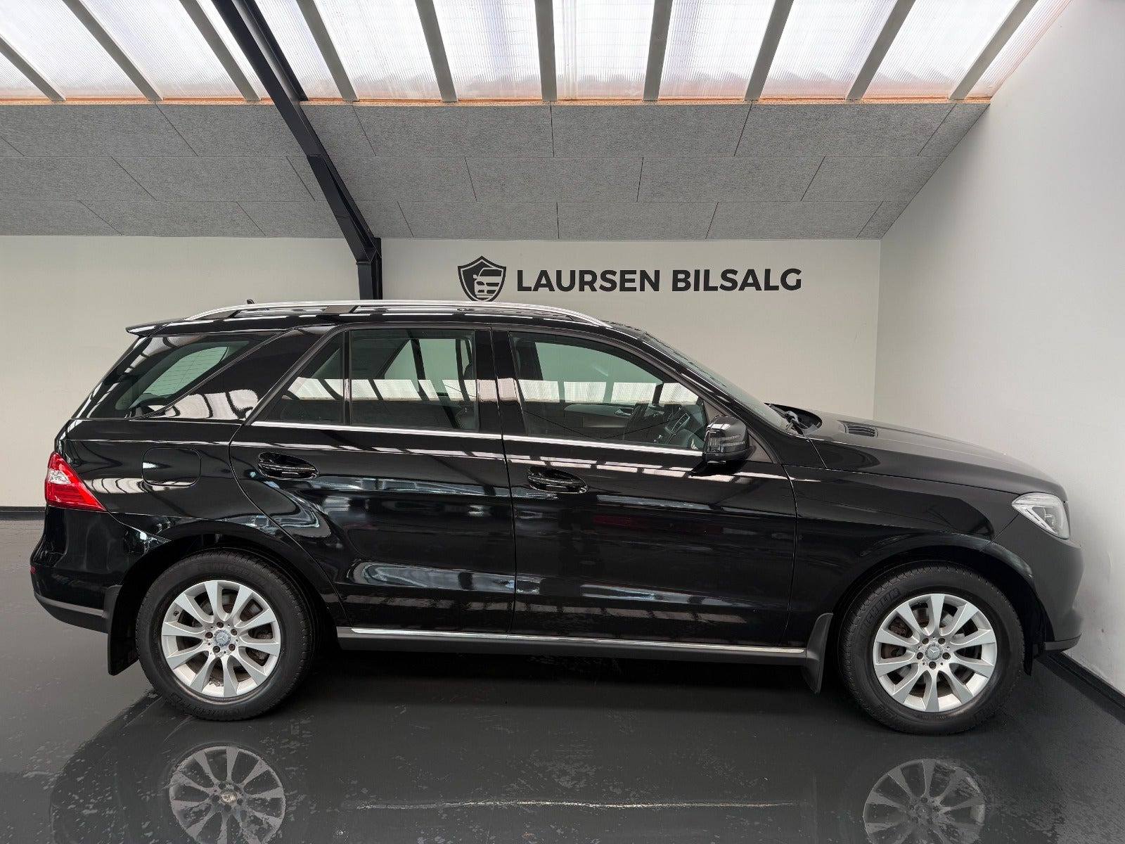 Sort Mercedes ML350 fra 2015