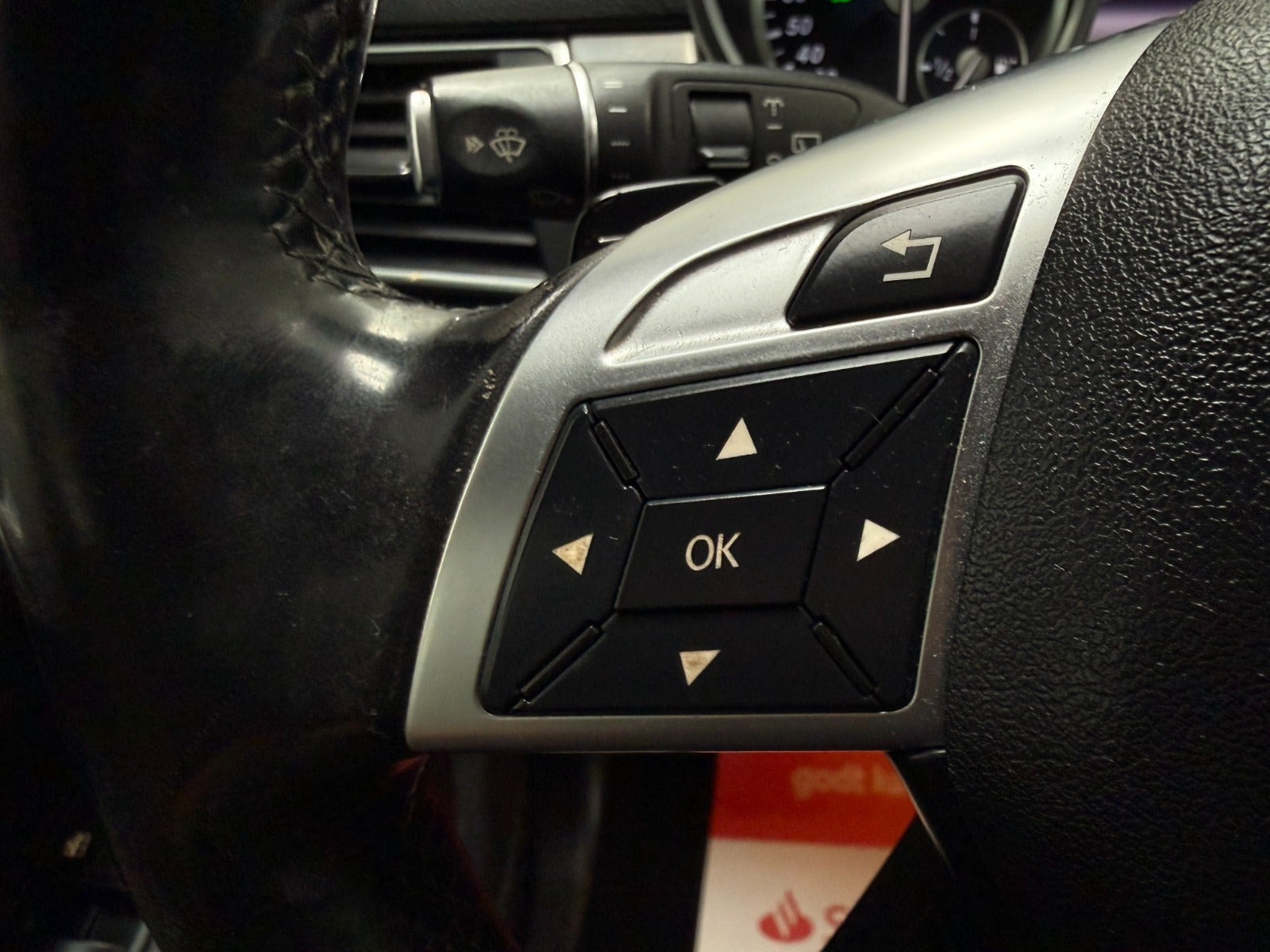 Sort Mercedes ML350 fra 2015