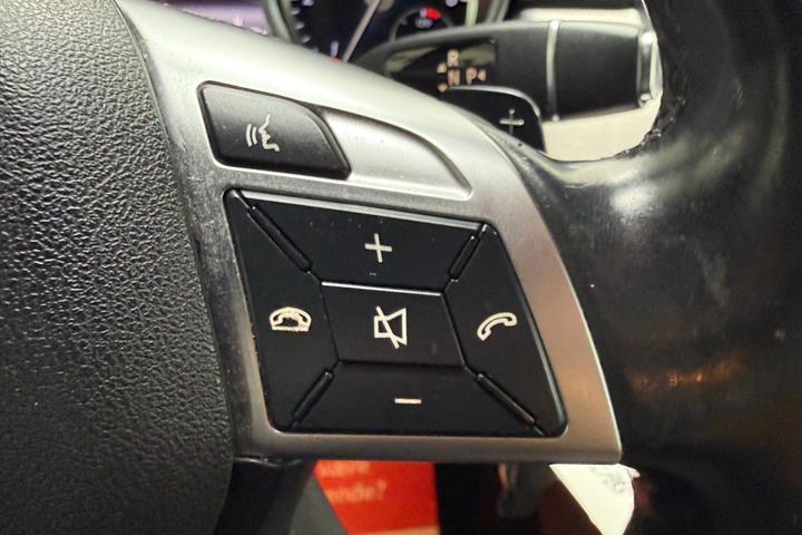 Sort Mercedes ML350 fra 2015