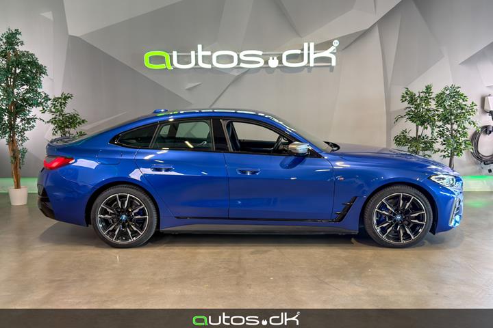 Blå BMW i4 fra 2022