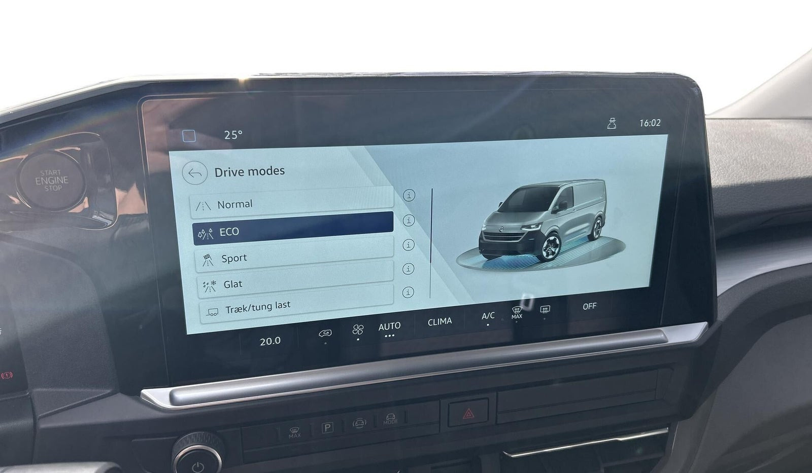 Sølv VW e-Caravelle fra 2026