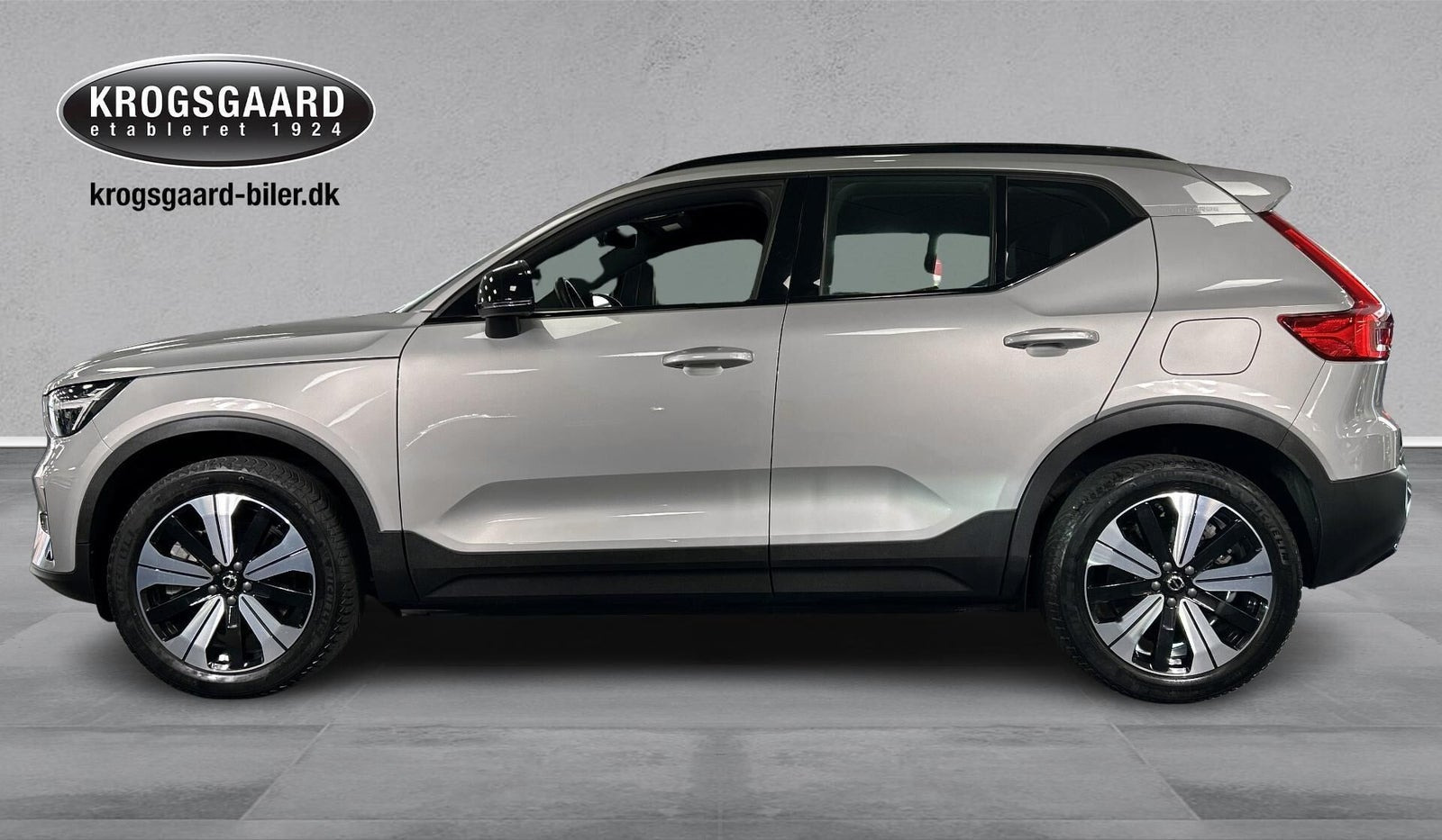 Sølv Volvo XC40 fra 2023