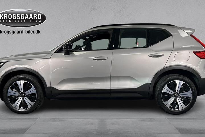Sølv Volvo XC40 fra 2023