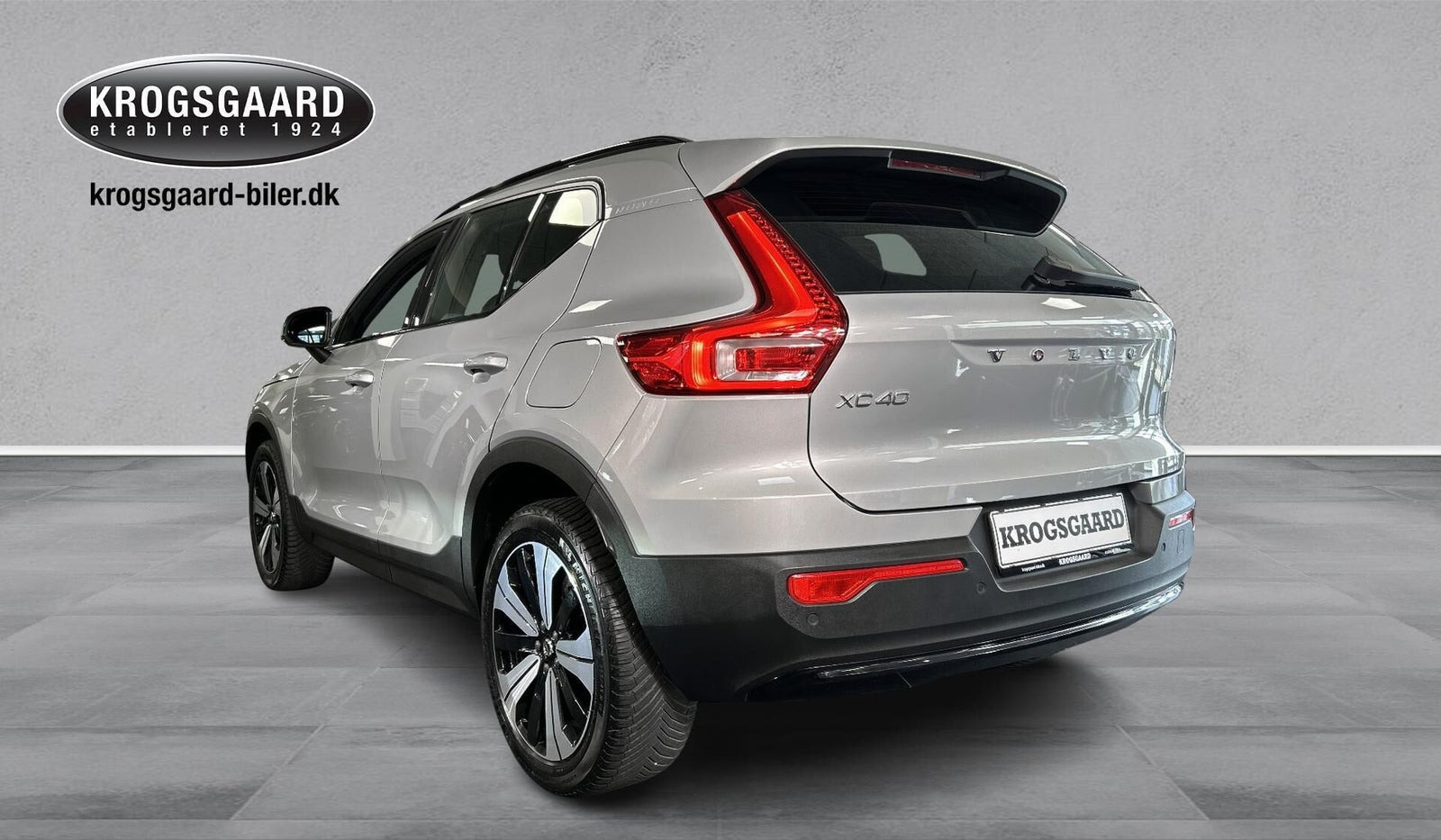 Sølv Volvo XC40 fra 2023