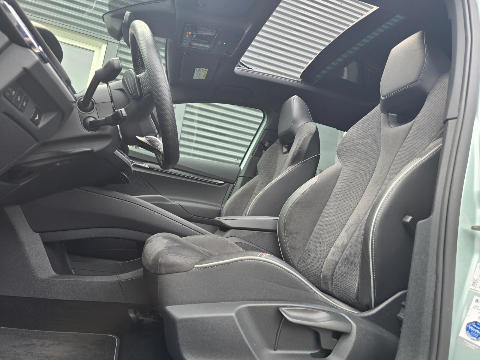 Grøn Skoda Enyaq fra 2023