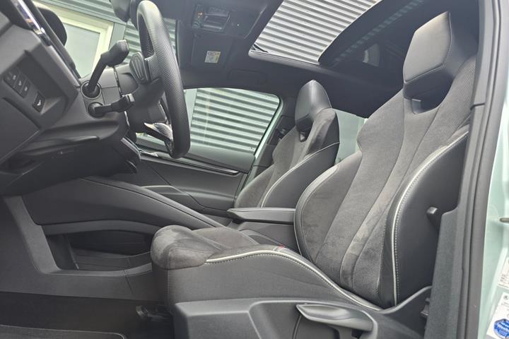 Grøn Skoda Enyaq fra 2023
