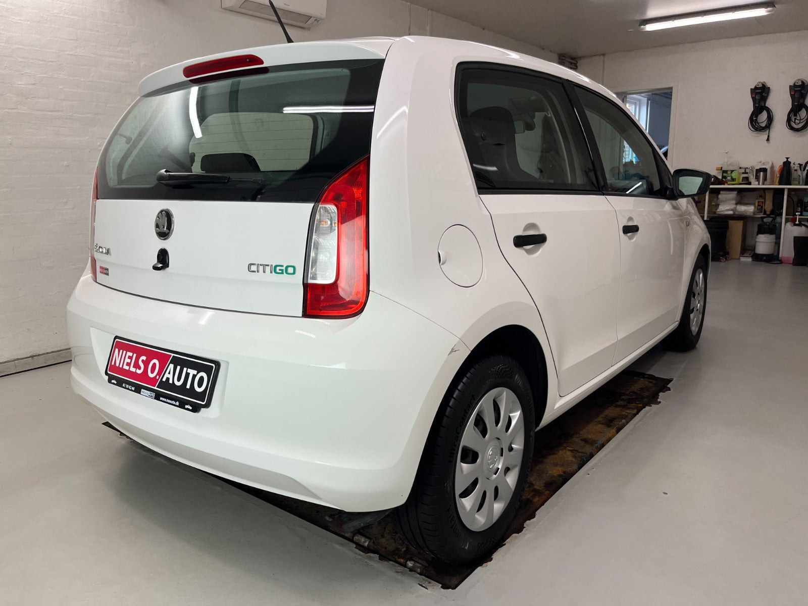 Hvid Skoda Citigo fra 2013
