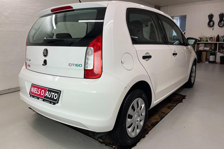 Hvid Skoda Citigo fra 2013