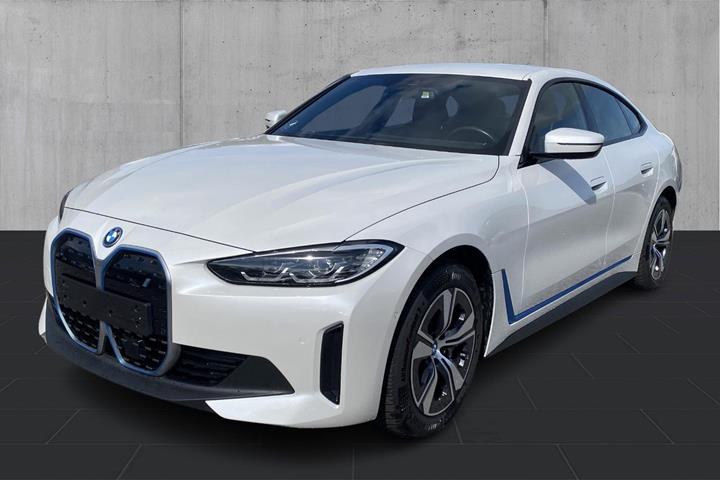 Hvid BMW i4 fra 2023