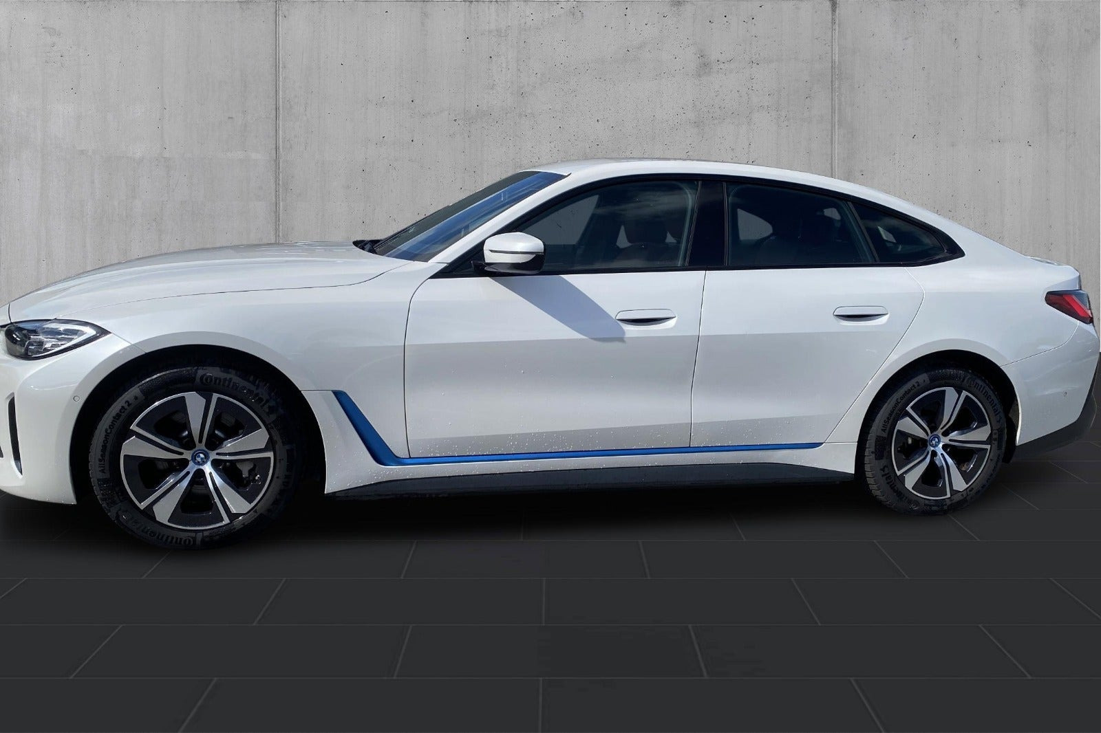 Hvid BMW i4 fra 2023
