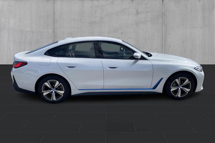 Hvid BMW i4 fra 2023