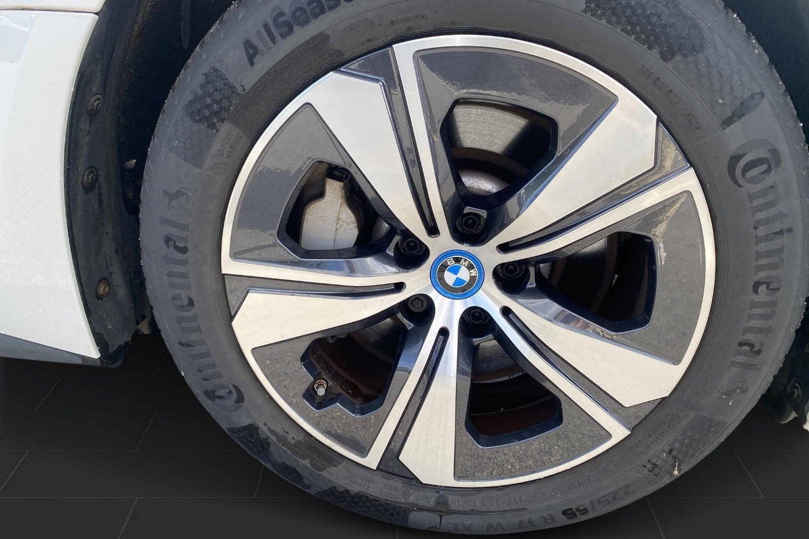 Hvid BMW i4 fra 2023