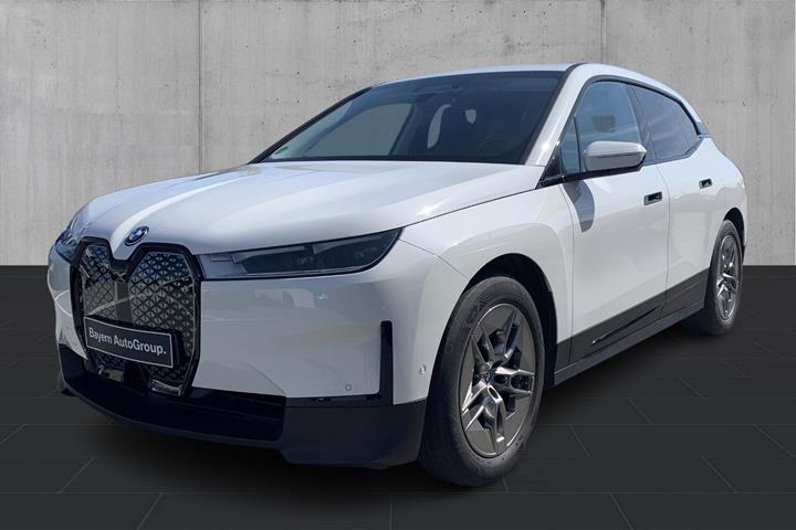 Hvid BMW iX fra 2023