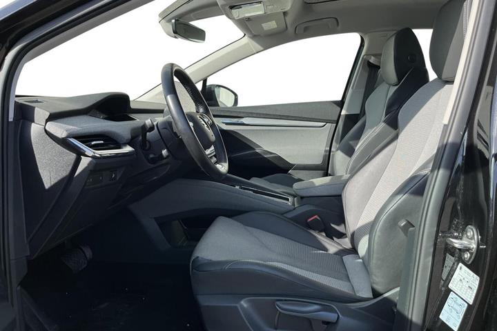 Sort Skoda Enyaq fra 2023