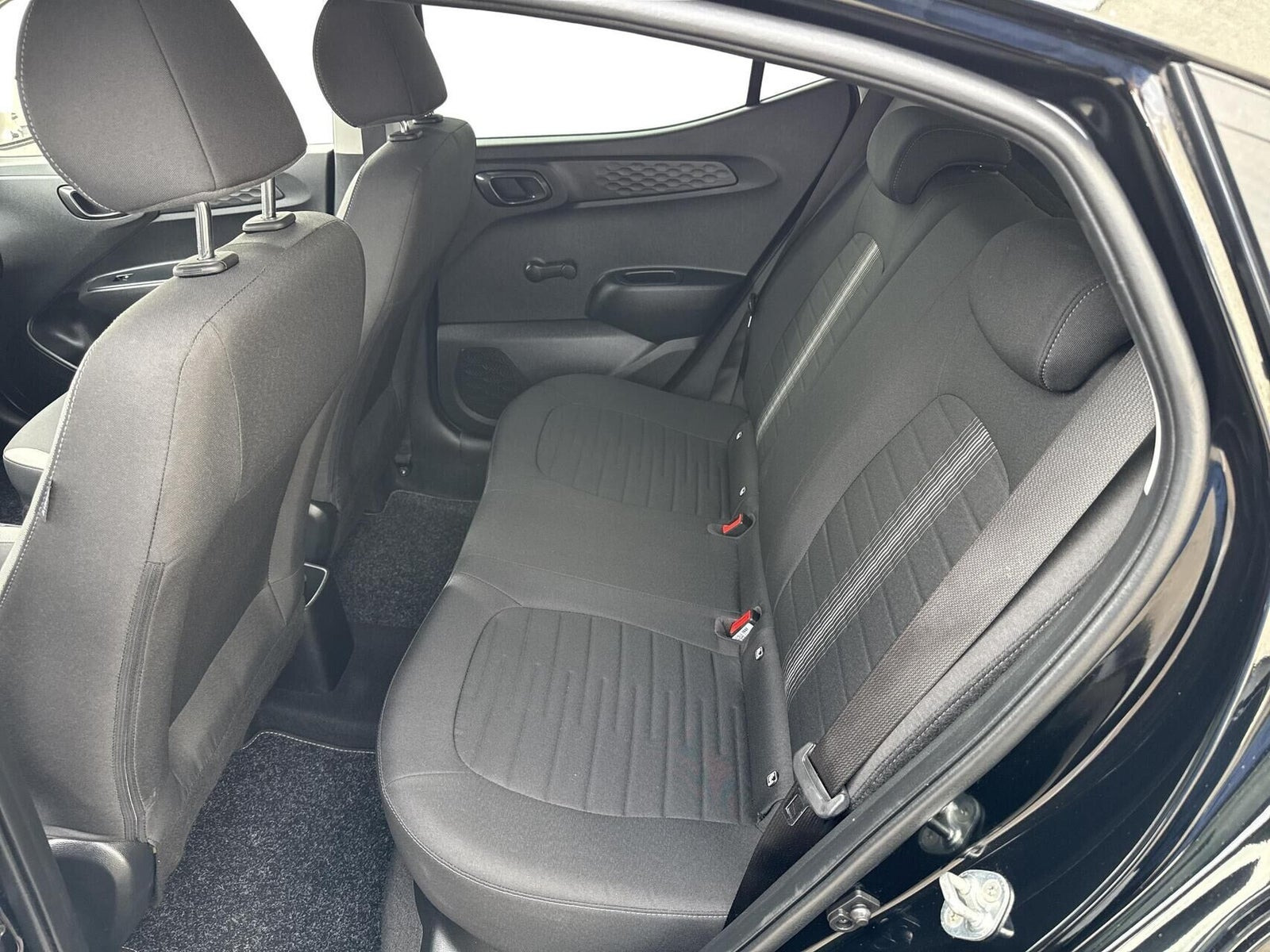 Sort Hyundai i10 fra 2023