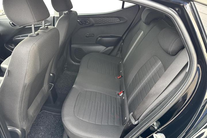 Sort Hyundai i10 fra 2023